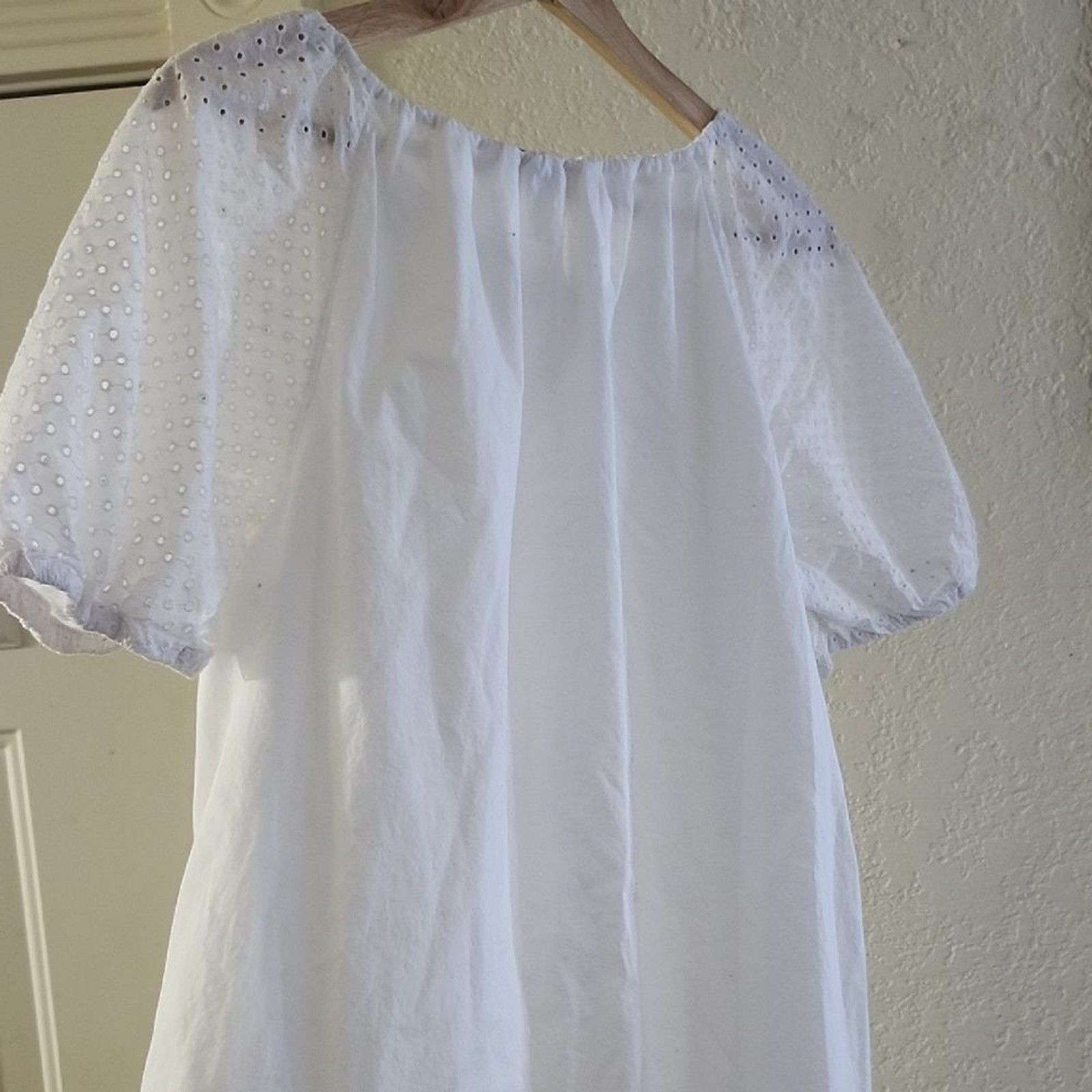 Free Assembly White Pleated Blouson Mini Dress Sz S Beach Vacation Eyelet