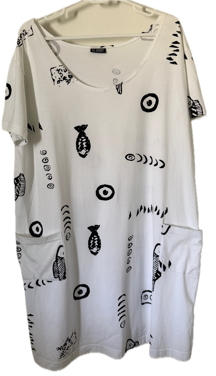LG Sport Dress White and Black size L