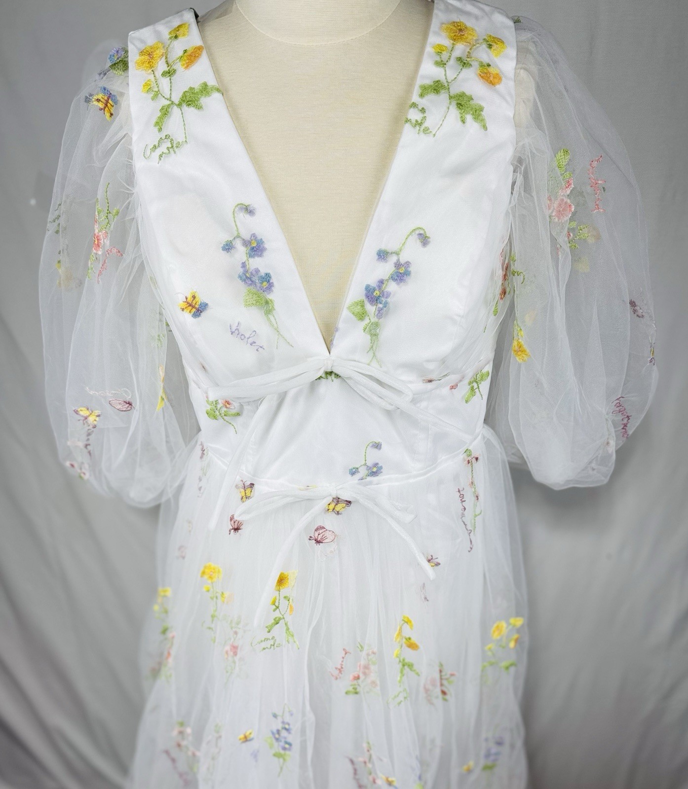 Whimsical Wildflower Embroidered Dress Tulle Puffy Sleeve Corset Back Size M