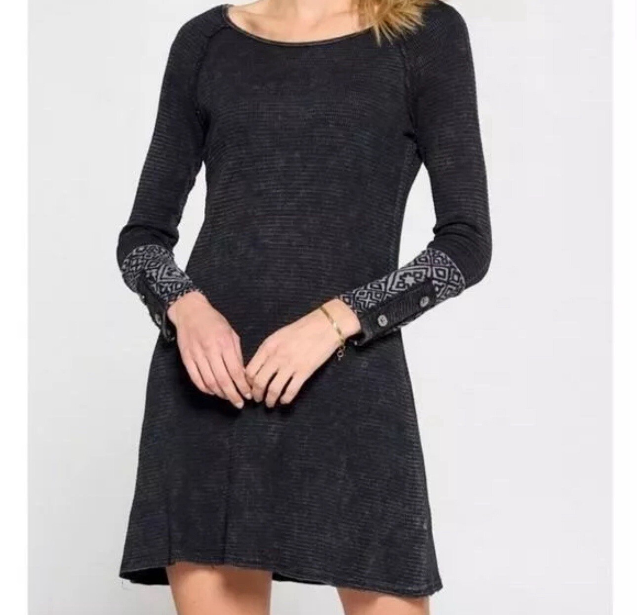Able Dress Medium Black Washed Waffle Knit Raglan Contrast Print Button Cuff