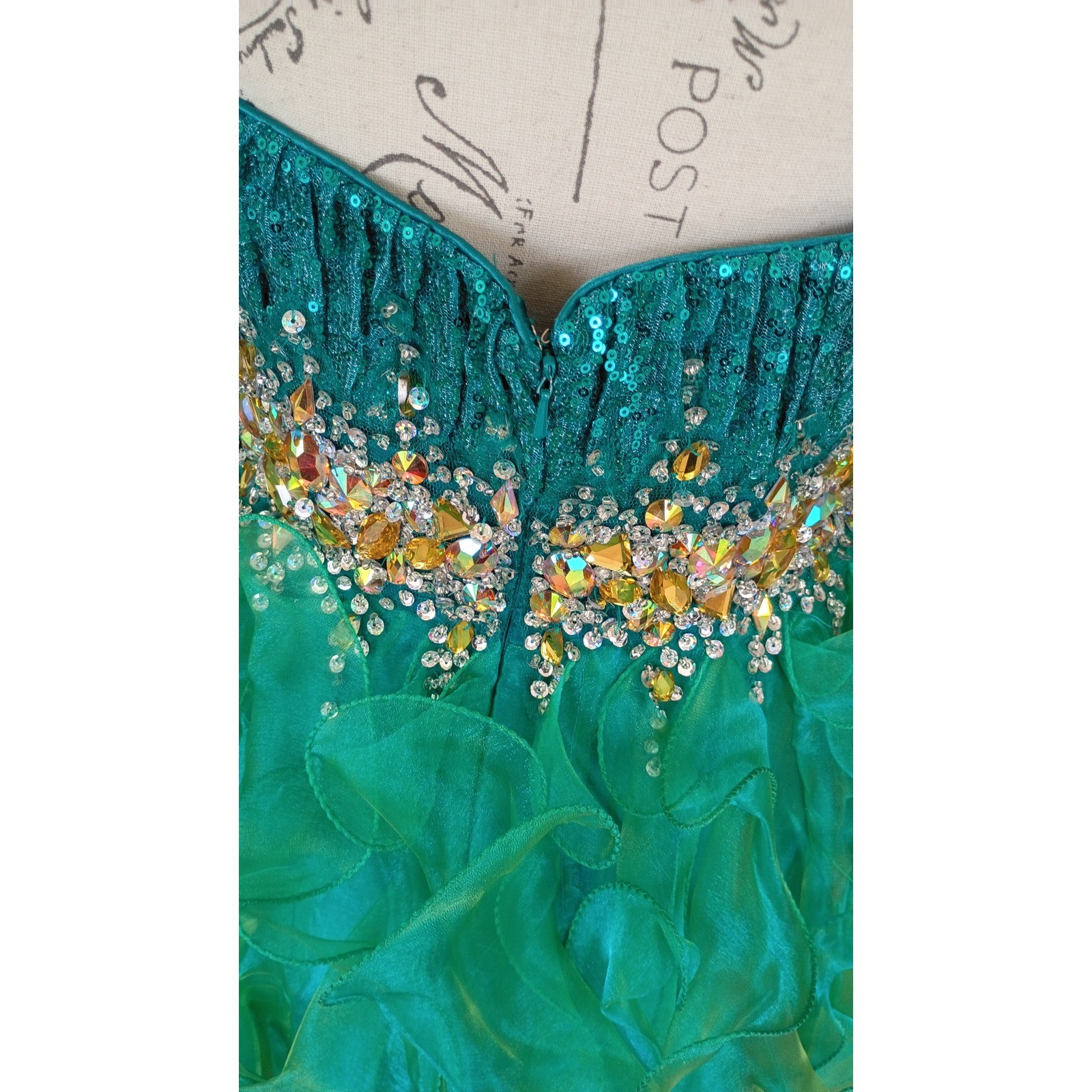 Cinderella Green Sequin Beaded Ruffle Homecoming Dress Size 10 Party Formal Prom