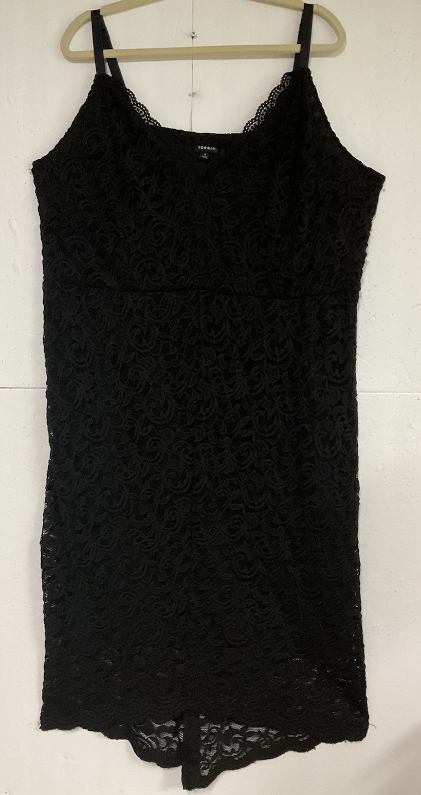 TORRID Dress 4 4X Black Lace Spaghetti Straps Hi-low Hemline Stretch