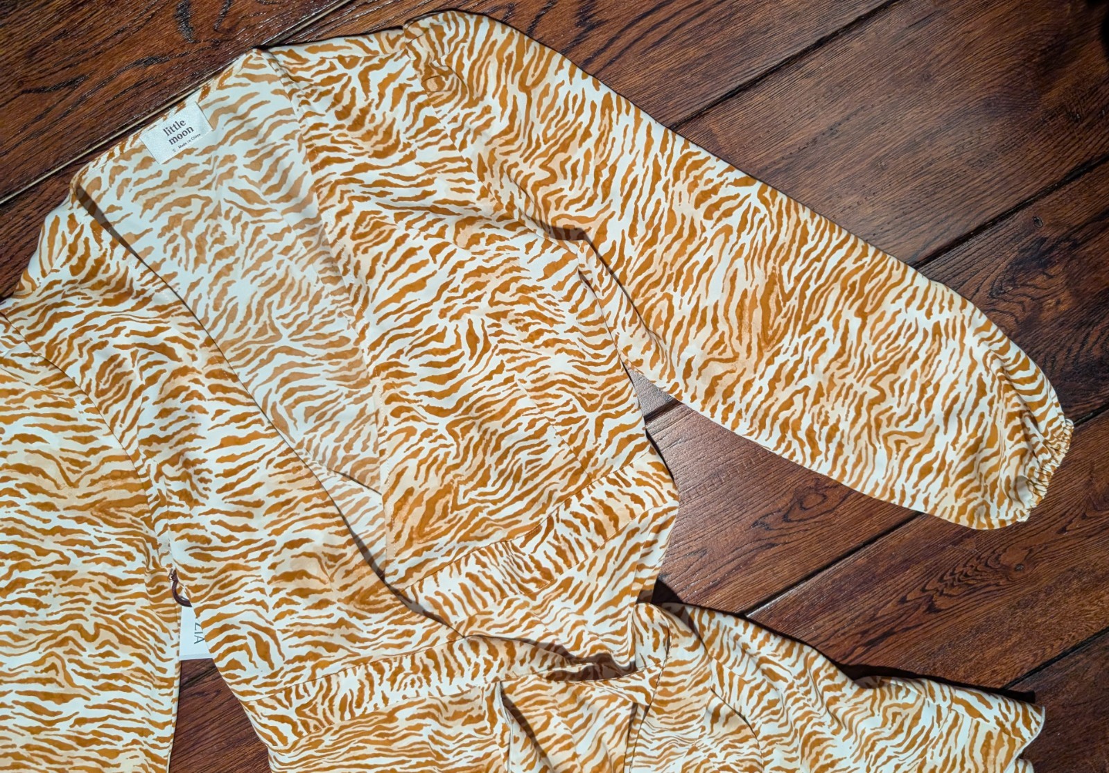 Aritzia Little Moon Julep Dress L/S Ruffle Wrap Dress Giselle Amber Earth S NWT