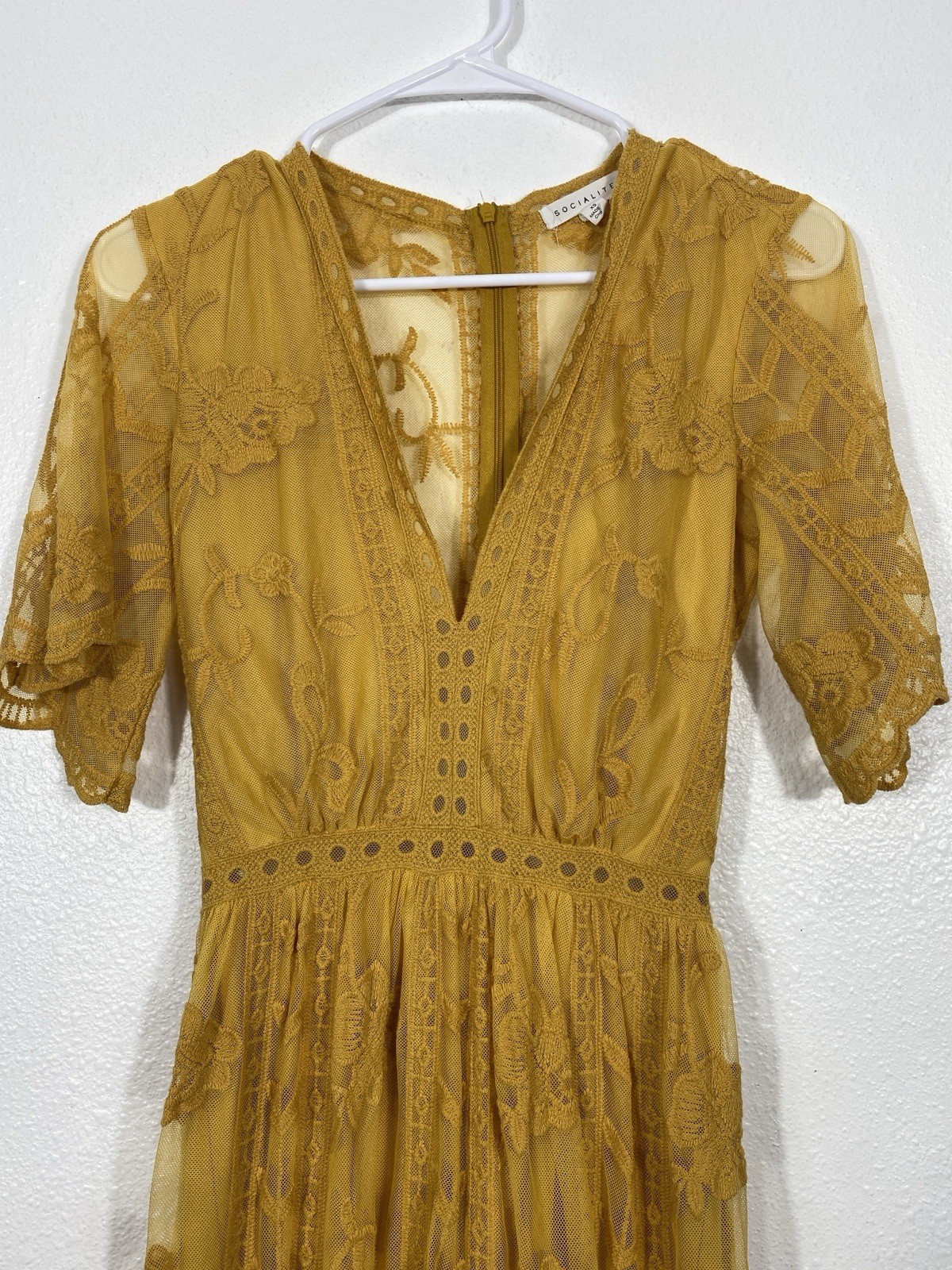 Socialite mustard embroidered lace plunge maxi dress Size Xs 100% Nylon & Cotton