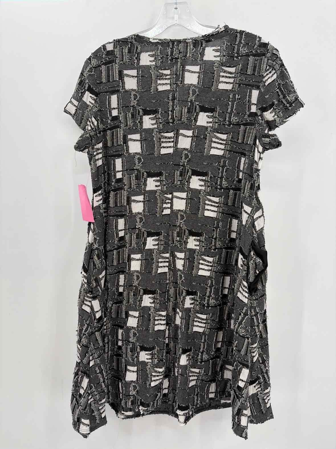 Pre-Owned V by Violet Weekend Grey Size Medium Knee Length Short Sleeve Dress