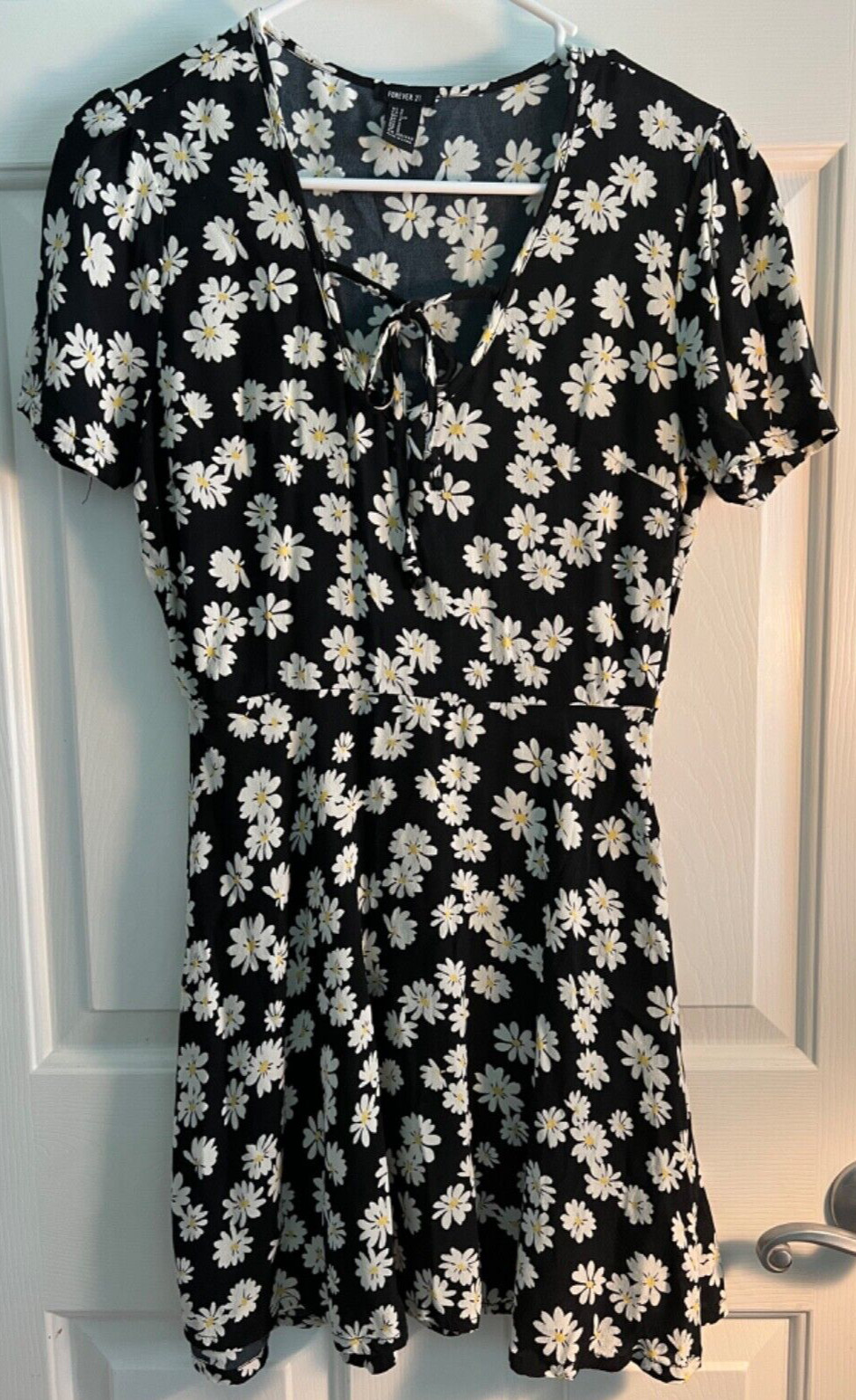 Forever 21 Dress Womens Size SMALL Black White Daisies Short Sleeve Floral Fairy