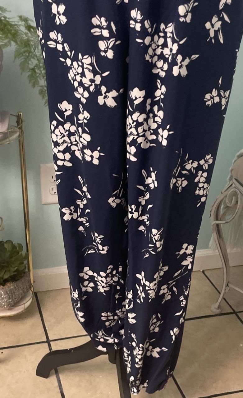 Gap One Piece Navy Blue& White Medium Floral Spaghetti Strap V Neck Pockets