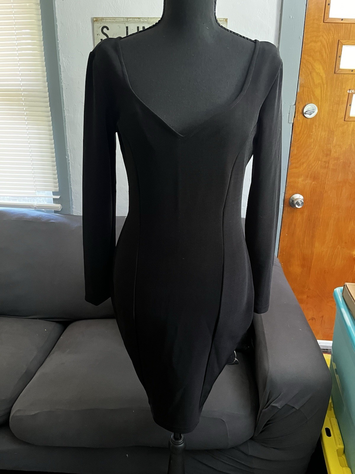 ~~Vintage EMJE Black Body Con Form Fitting Sexy Dress Size 8 Sweetheart Neckline