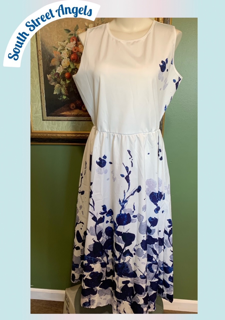 UNBRANDED LIGHTWEIGHT BLUE & WHITE SLEEVELESS DRESS ~ SIZE XL (Approx 14-16)