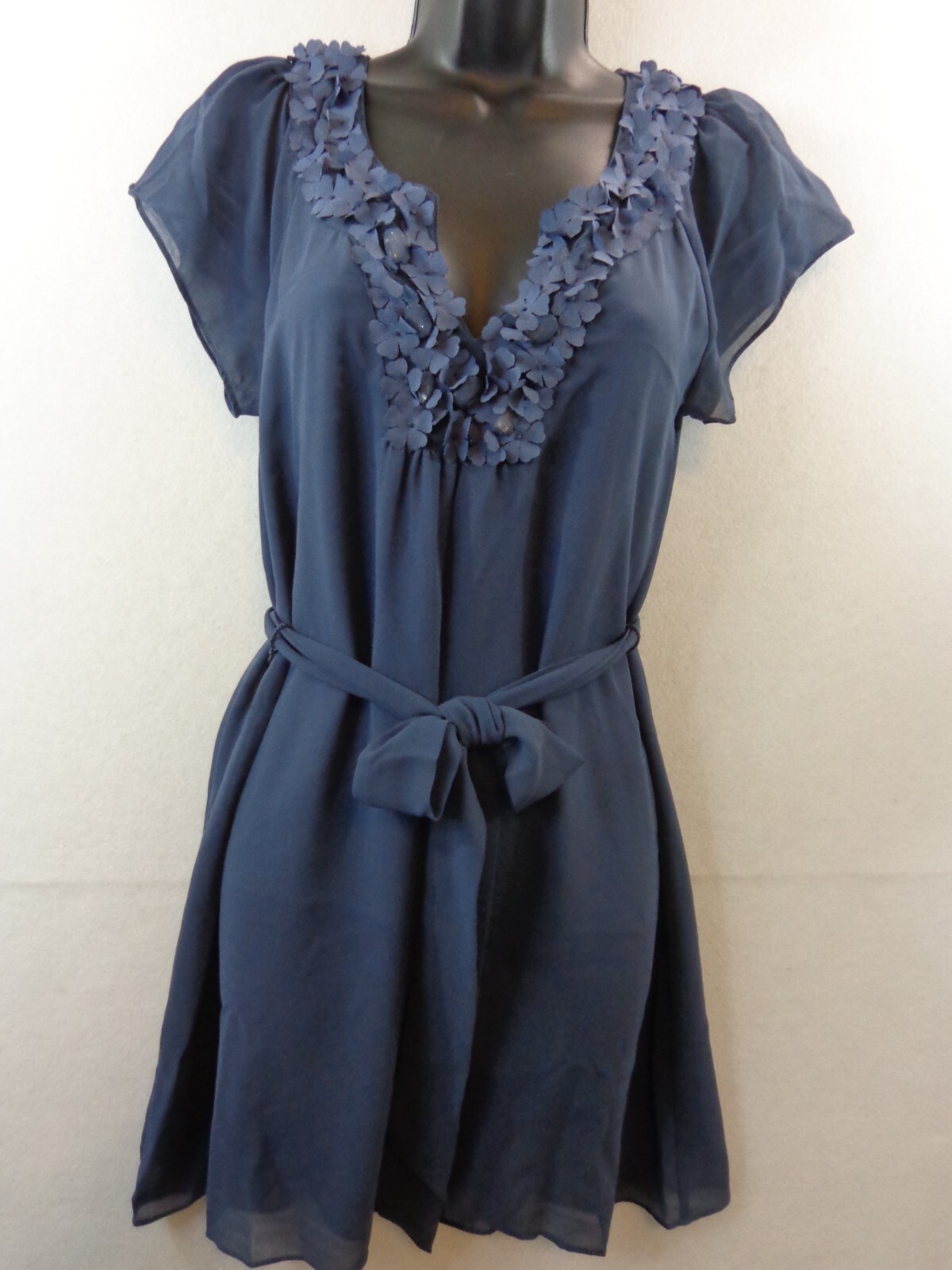 Ark & Co. Dress Women ‘s S Blue Short Sleeve V Neck Flower Bead Neckline