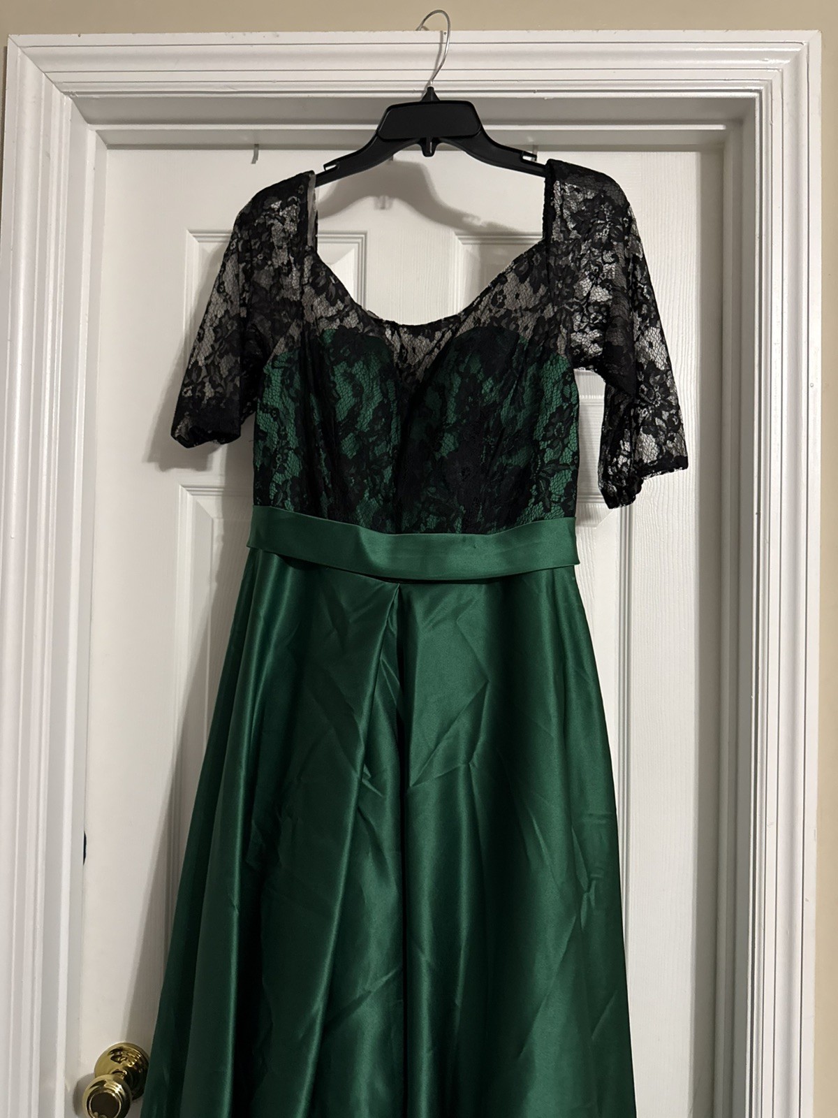 Dress Lace Sweep Train