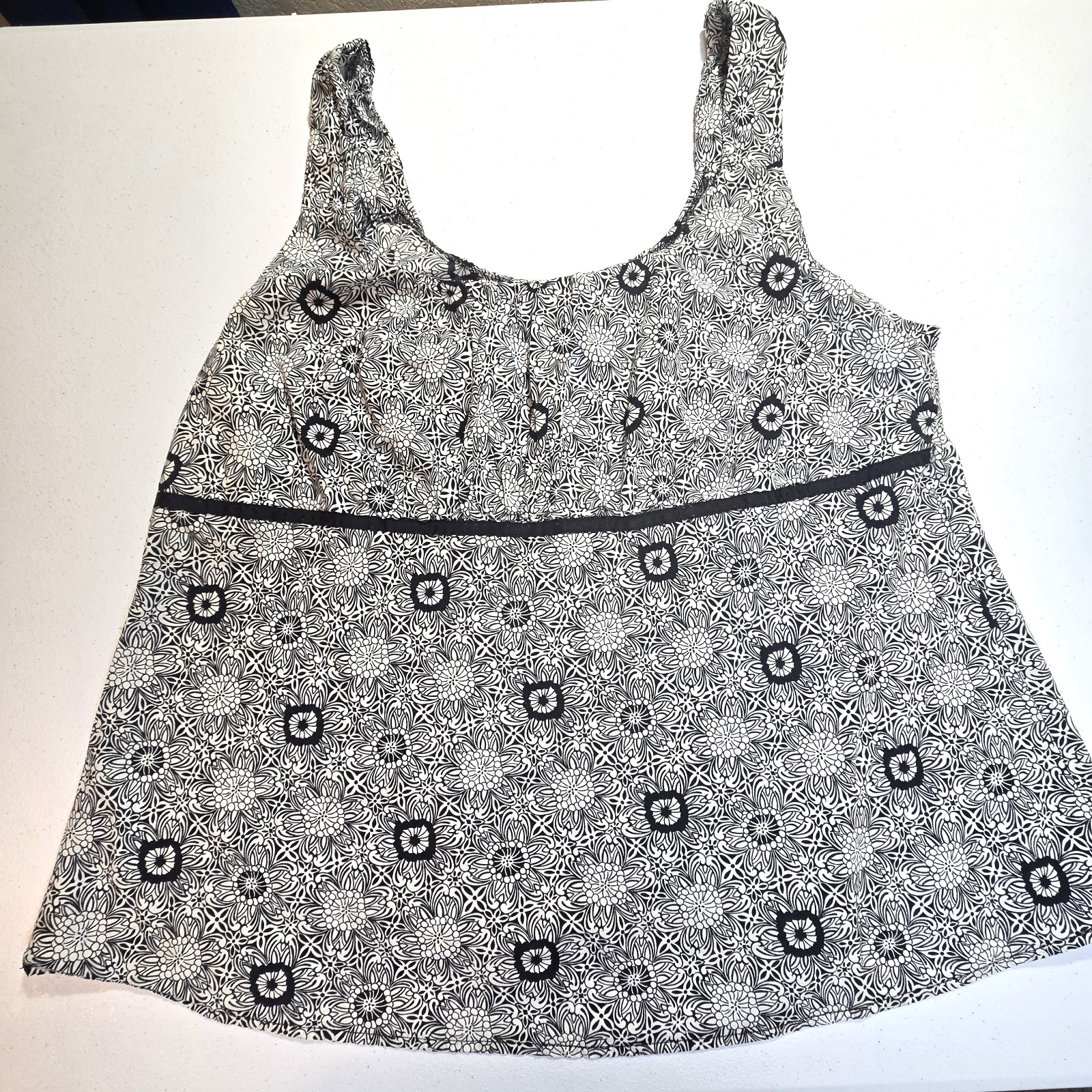 VTG Fashion Bug Womens Tank Y2K Floral Print Empire Waist SZ 22W Black/White