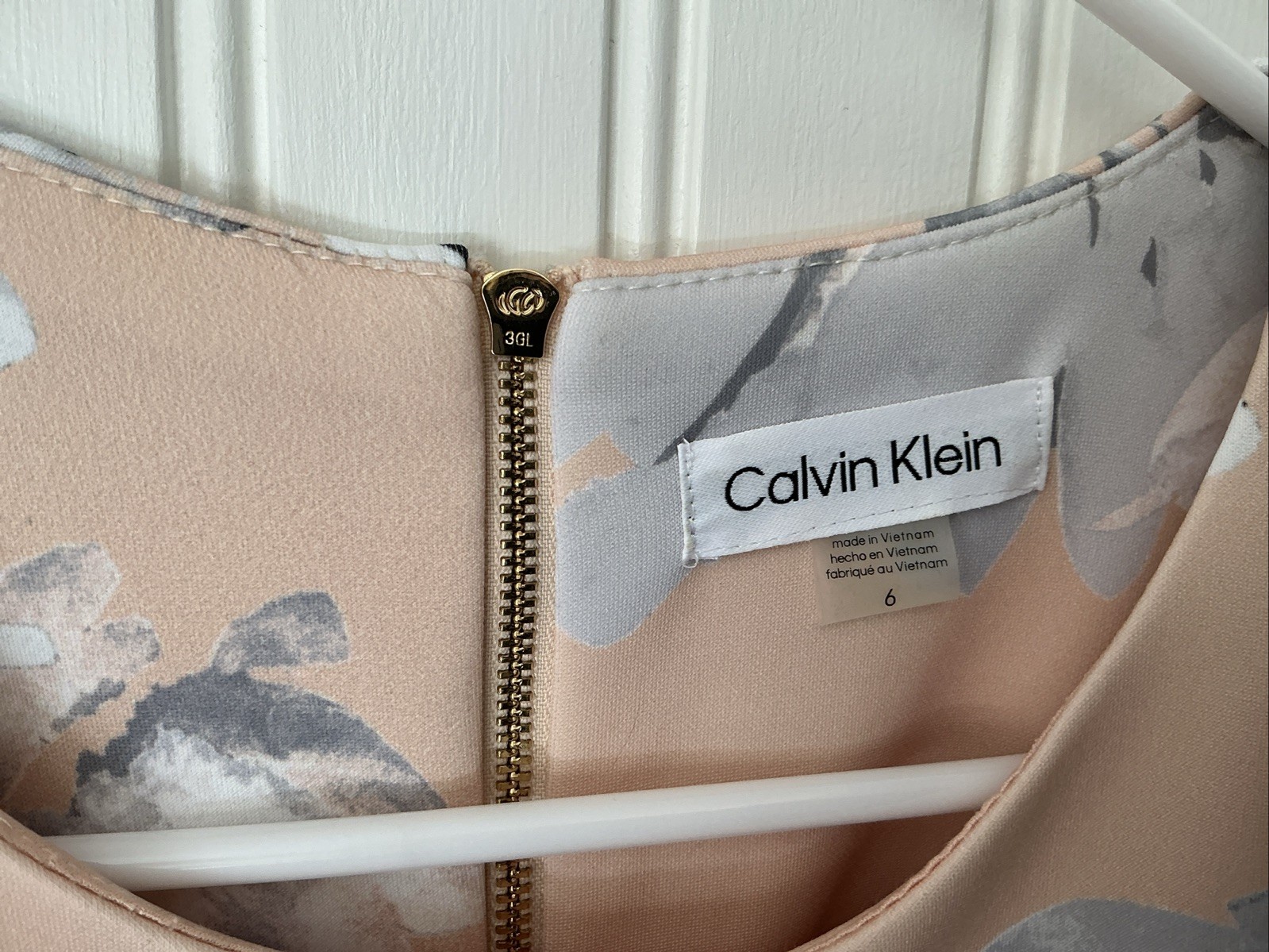 Calvin Klein Peach & Multicolor Floral Sleeveless Fit & Flare Dress 6 Gold Zip