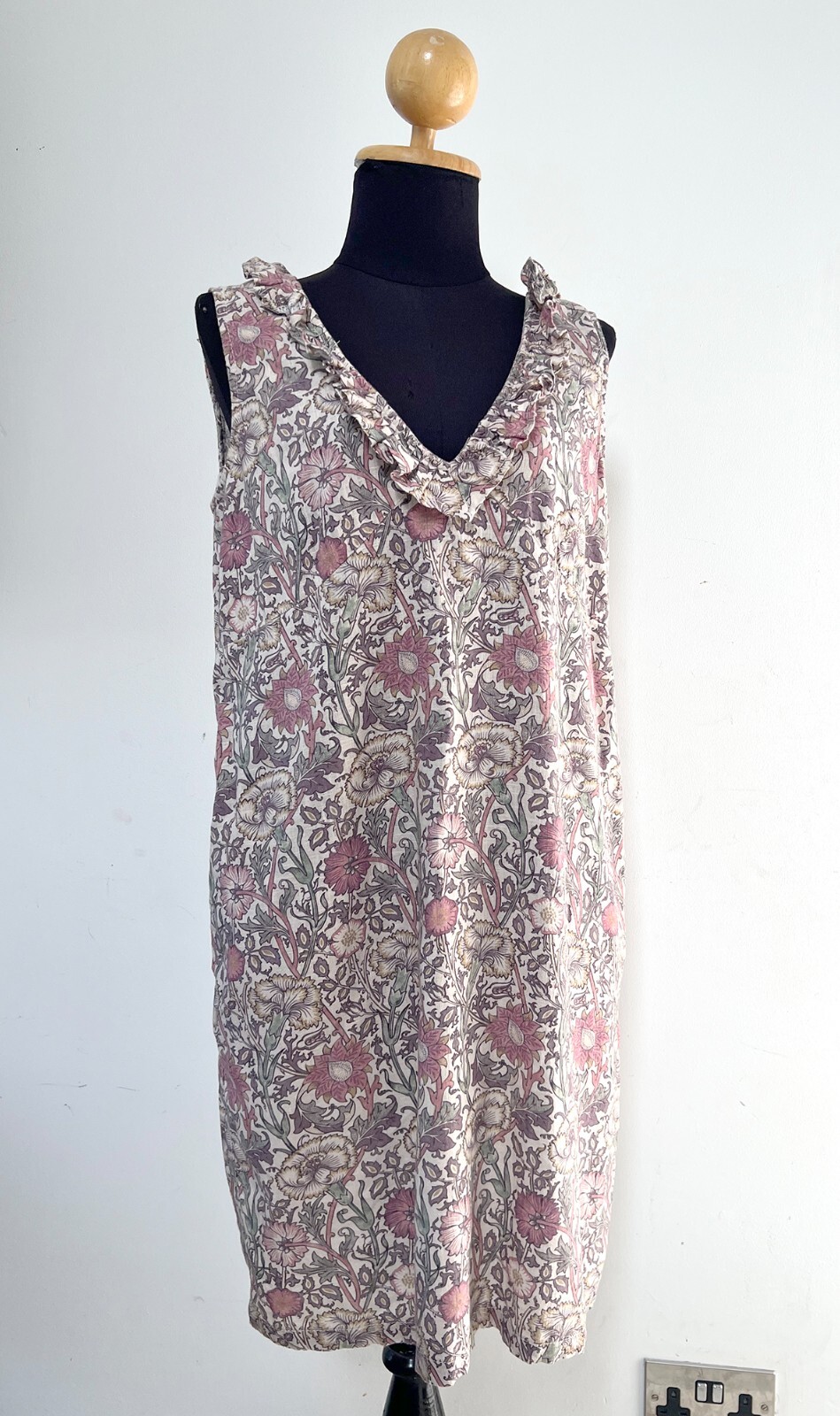 ‘Morris & Co’ Linen/Viscose Sleeveless Unlined Floral Dress by Next – Size 10