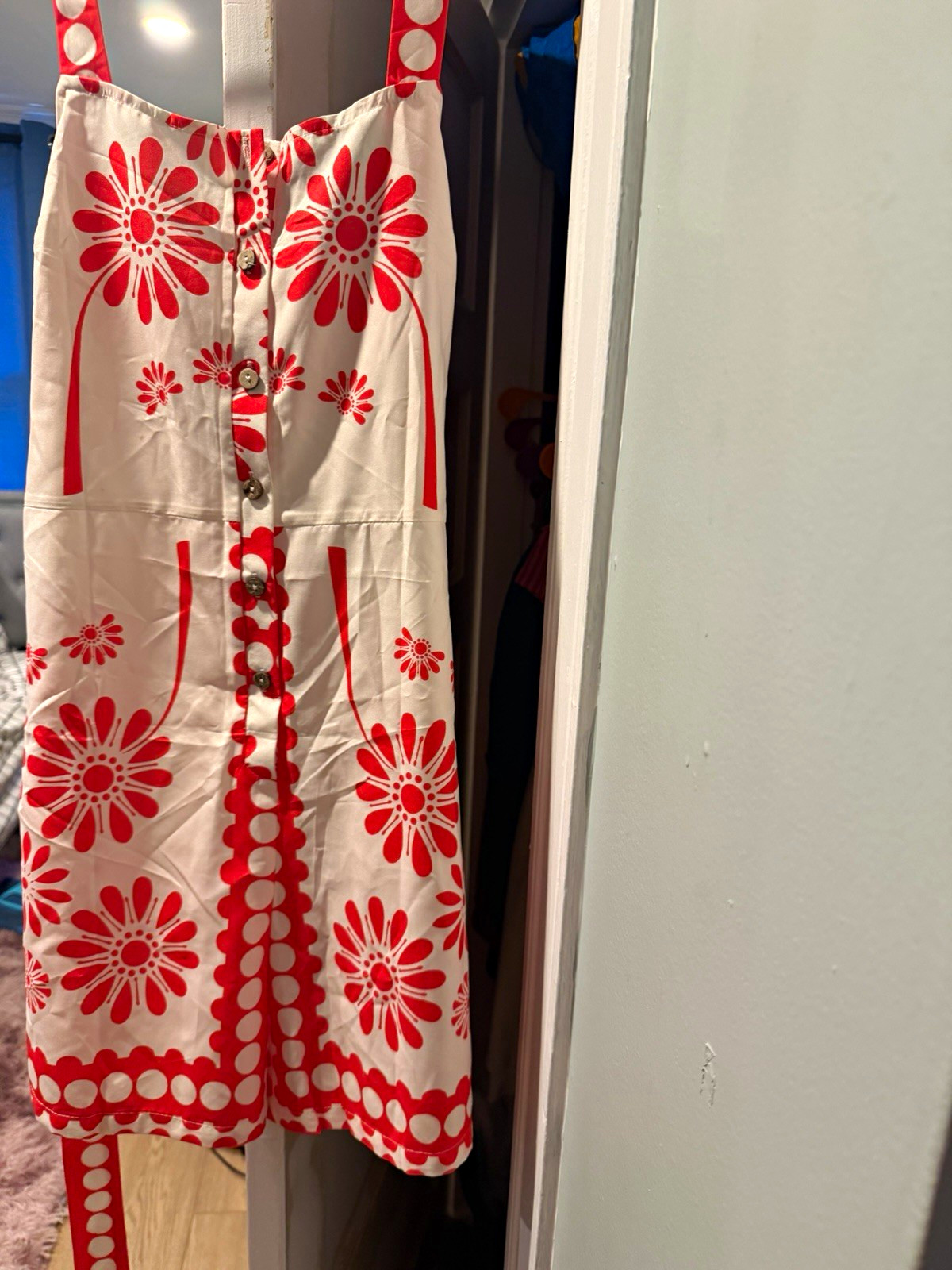 Women’s White Red Floral Shift Dress Scoop Neck Button Front Knee Length L
