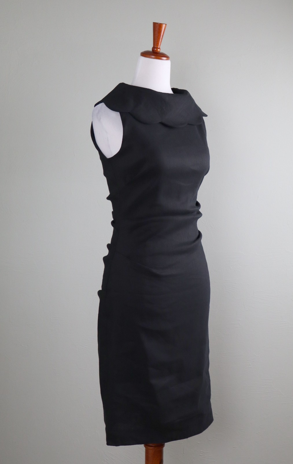 SARA CAMPBELL $168 Solid Black Lined Scalloped Pleated Linen Dress Size XS