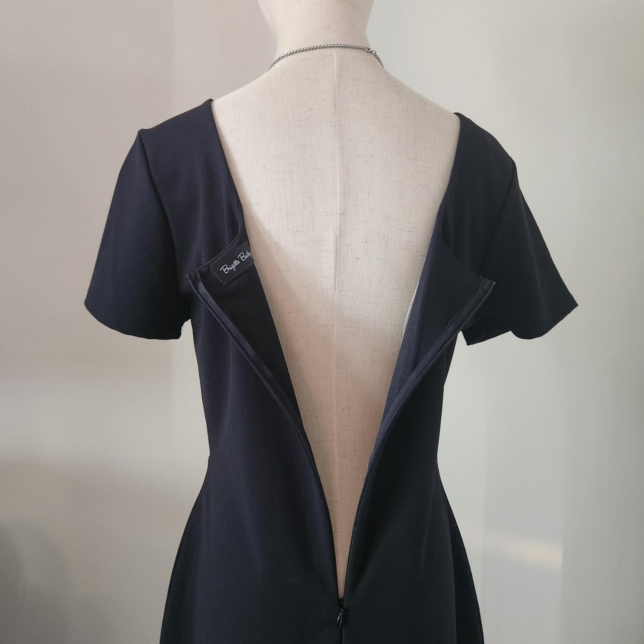 BRIGITTE BAILEY Black Short Sleeve Square Neck Sheath Dress. Size Large.