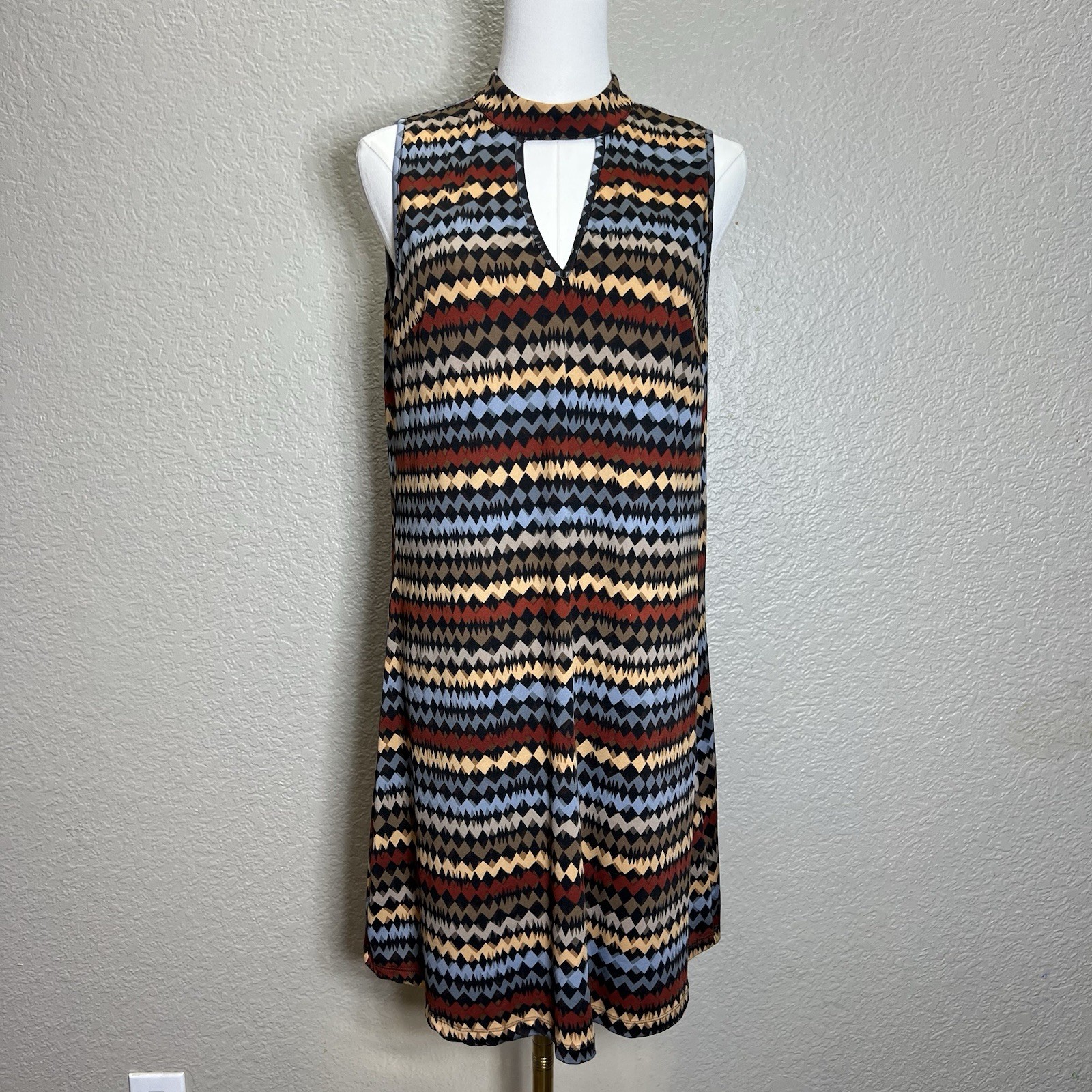 Beige By Eci Womens Dress sz M Yellow Black Geometric Studded Sleeveless