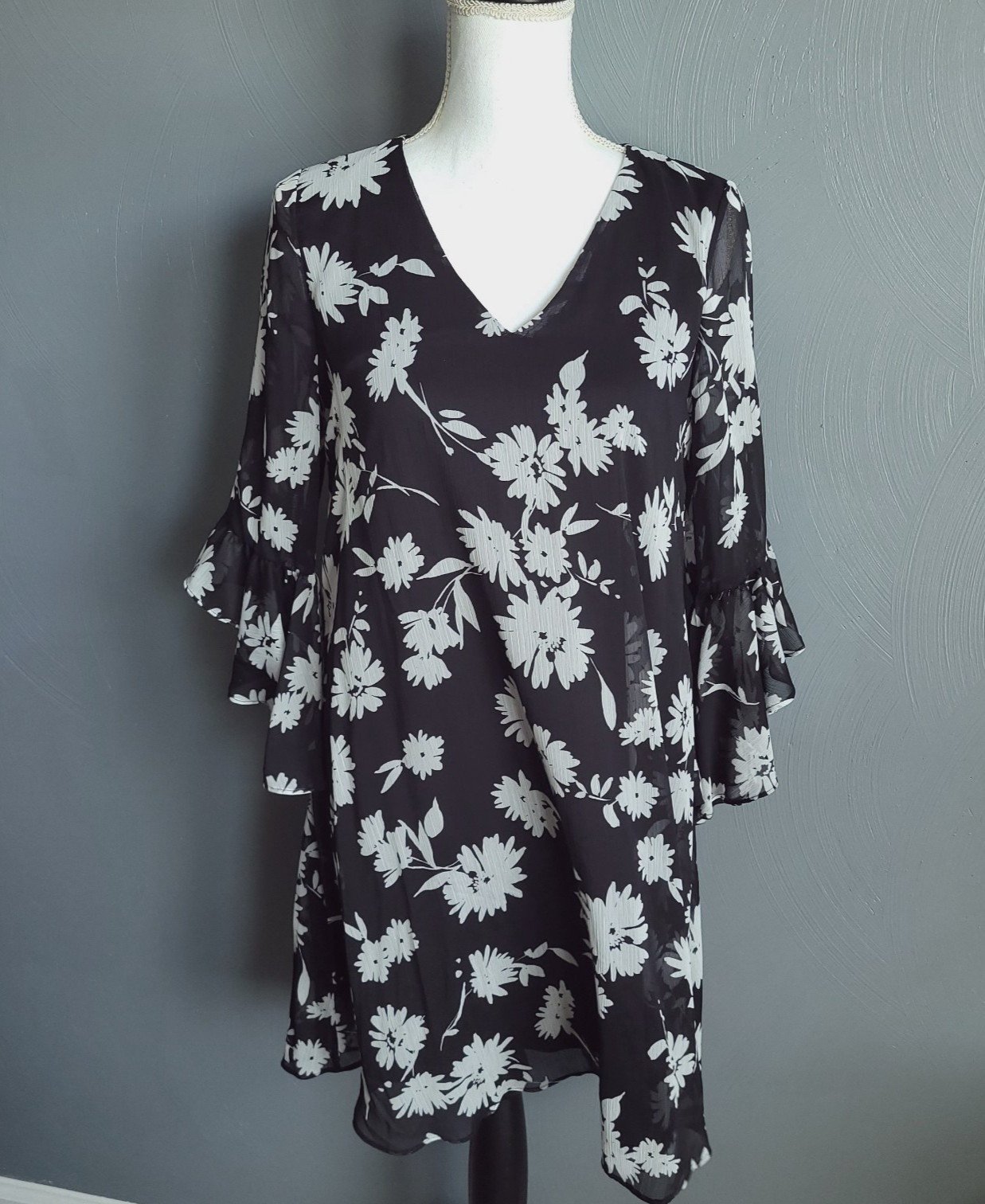 CALVIN KLEIN Dress Womens Size 6 Black White Floral A-Line 3/4 Ruffle Sleeve