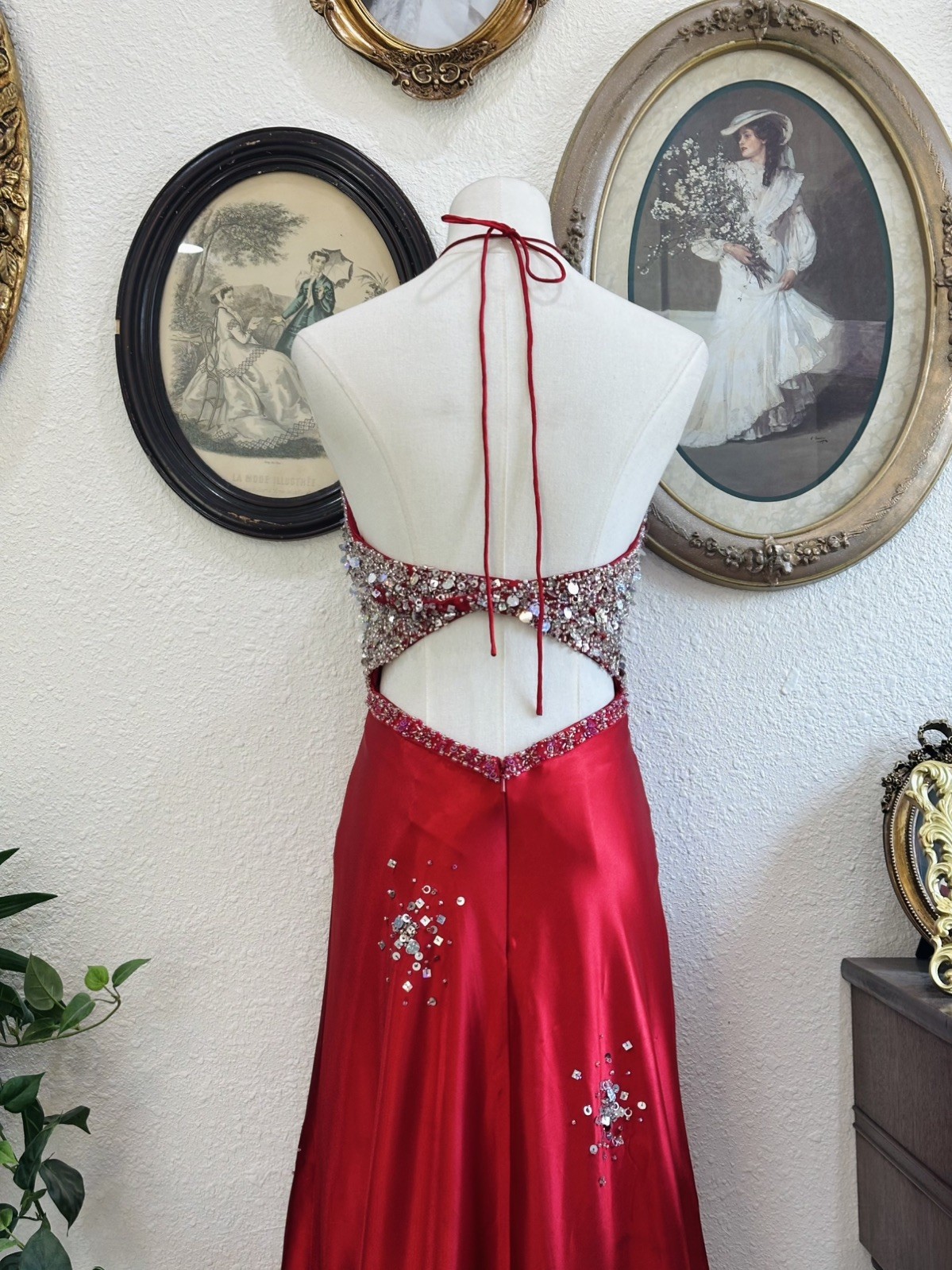 Stunning Vintage Satén Red Evening Gown by My Fashion – Size 6