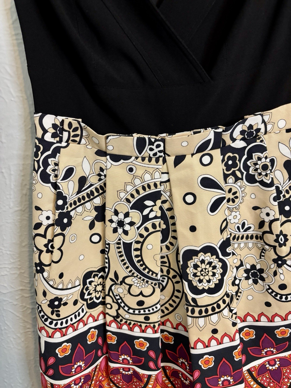 Kay Unger Size 4 Black Floral Cap Sleeve Silk Pleated Gathered Attached Skirt