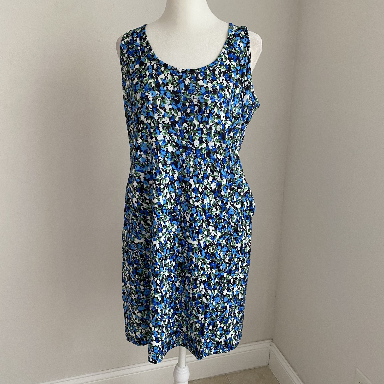 NWOT Womens Small Blue White Floral Causal Tank Dress Sleeveless Pockets