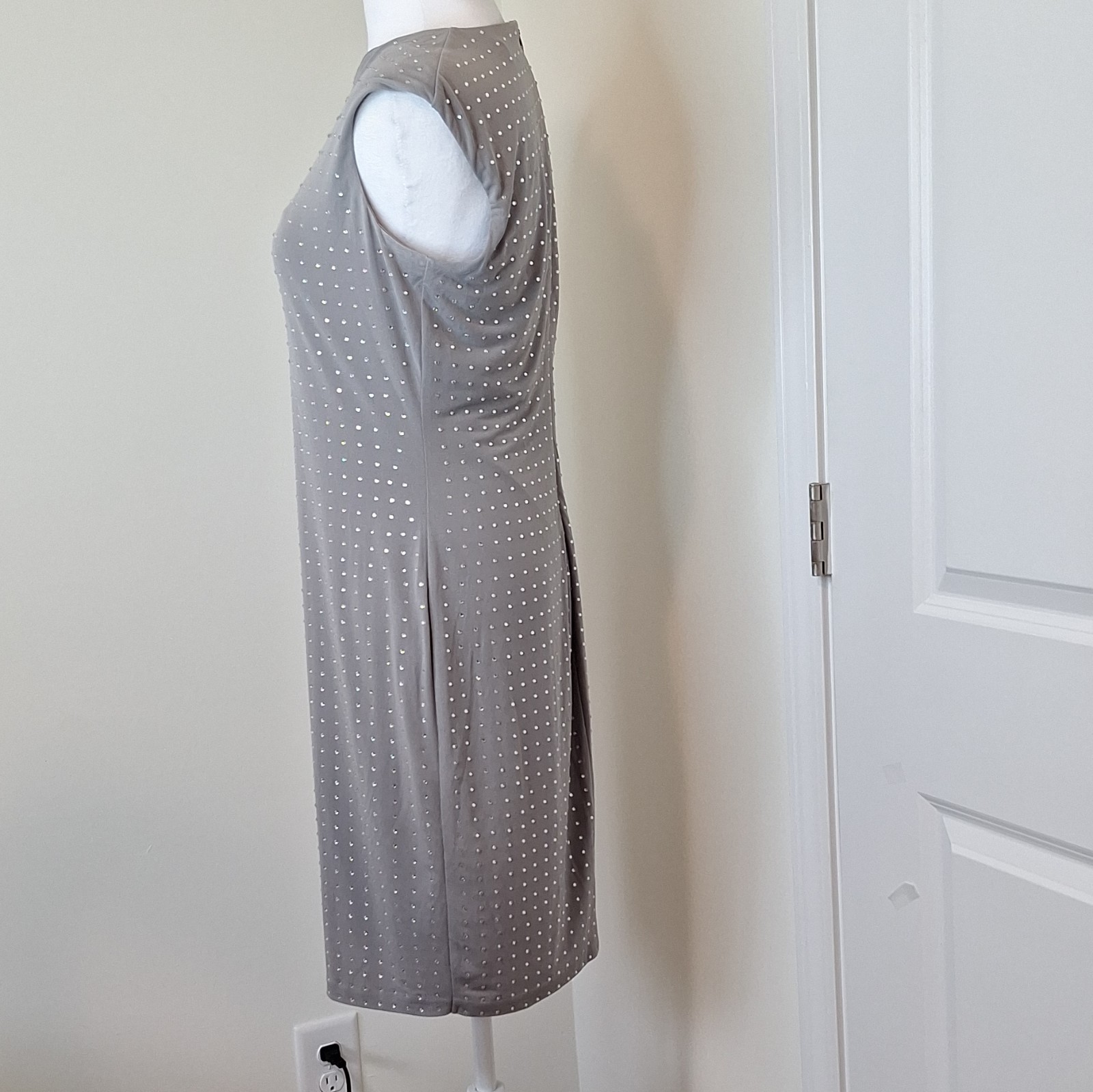 Calvin Klein Gray Solid Sheath Dress Round Neck Sleeveless Rhinestone 6