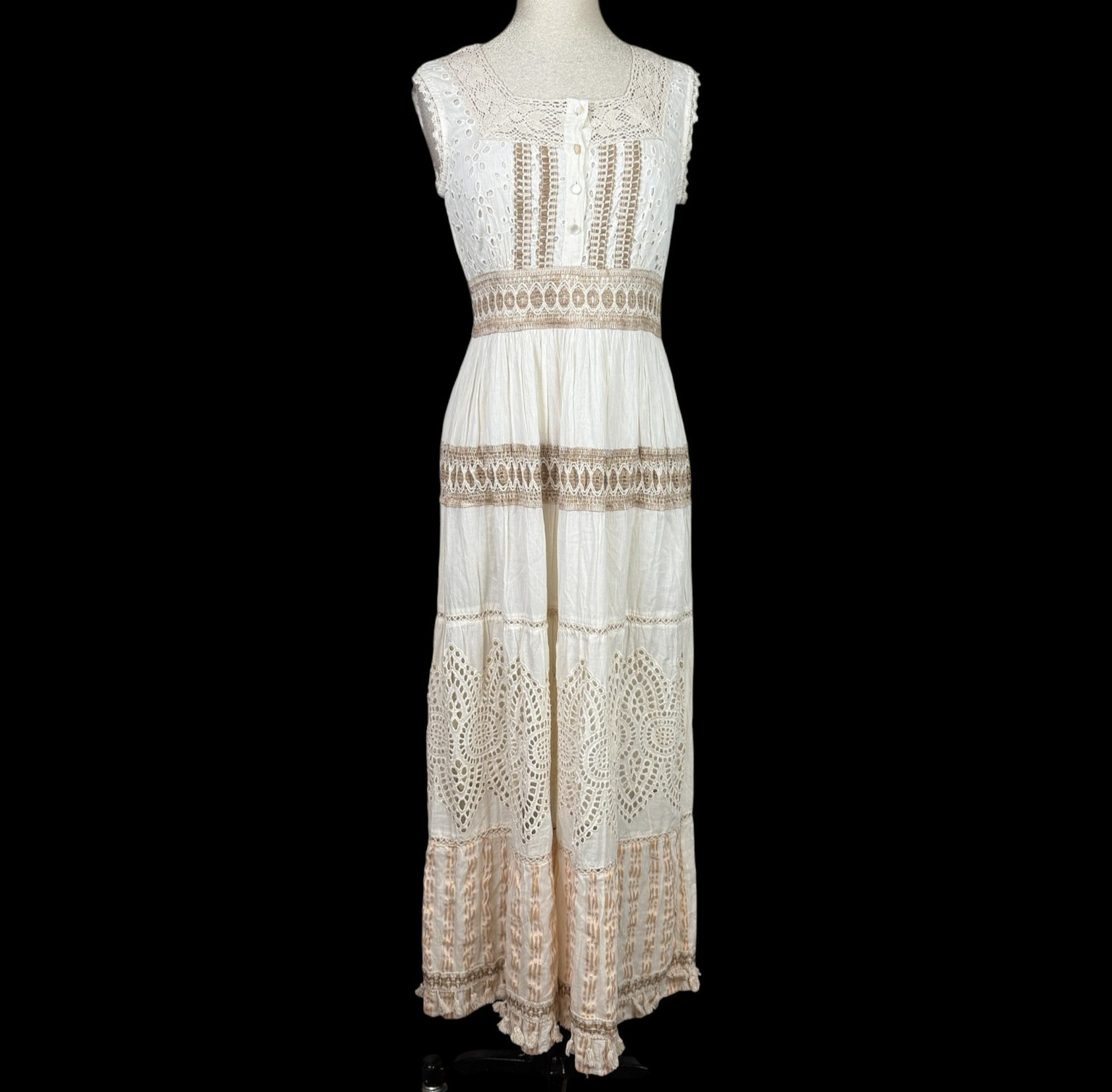 Me 2 Magic Dress Womens M White Lace Boho Maxi Tassel Hem Smocked NWT