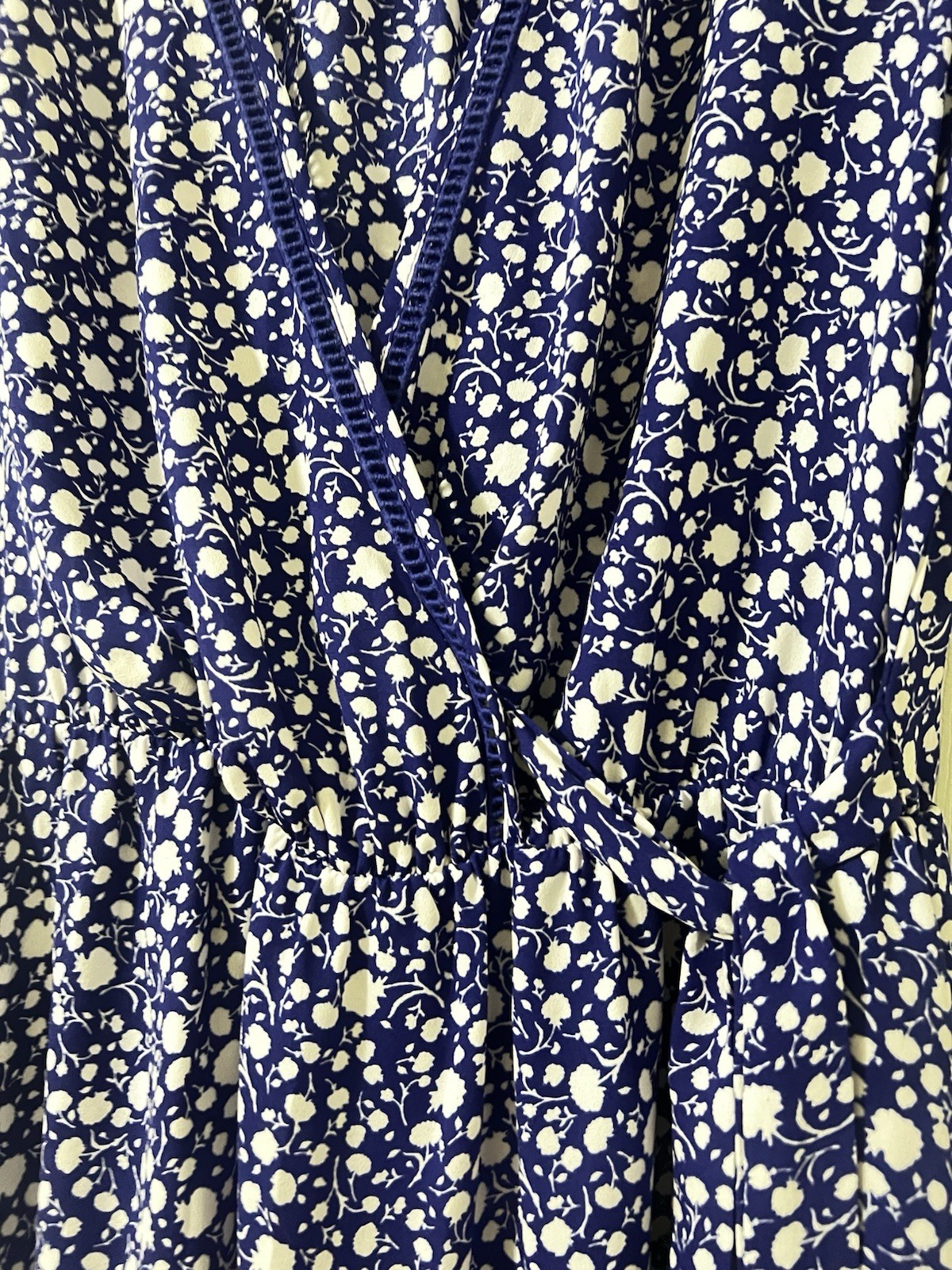 Sienna Sky Blue White Floral V-Neck Short Sleeve Lined Spotted Dress L