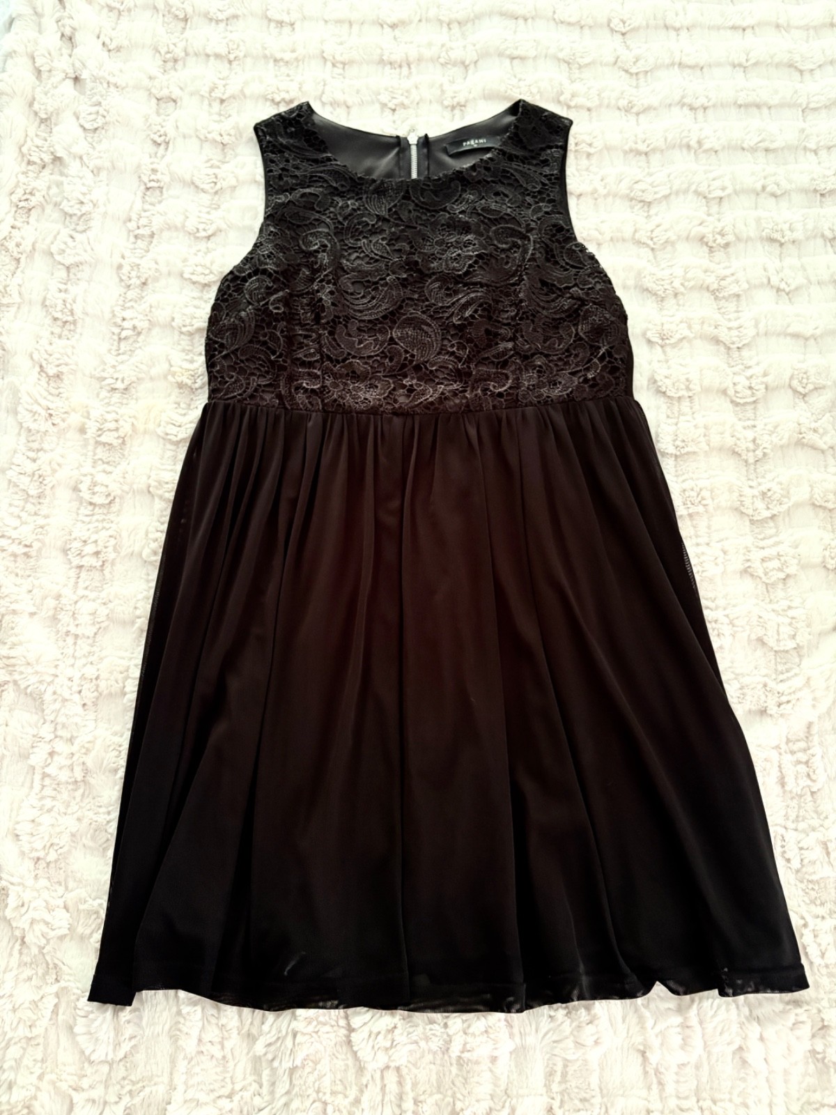 Pagani Lace Bodice Lined Tulle Skirt Sleeveless Black Dress. 14