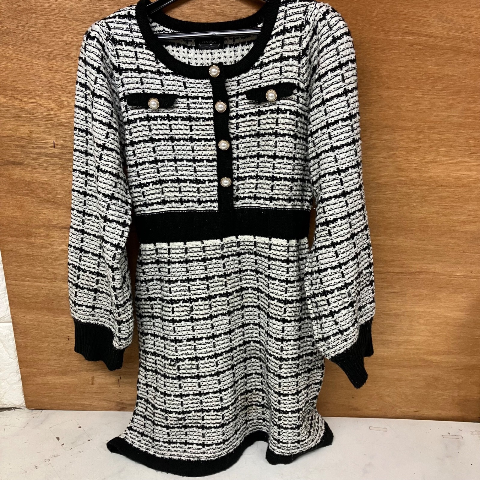 Evelyn Tweed Style Knit Dress Pearl Button Black White Long Sleeve Used