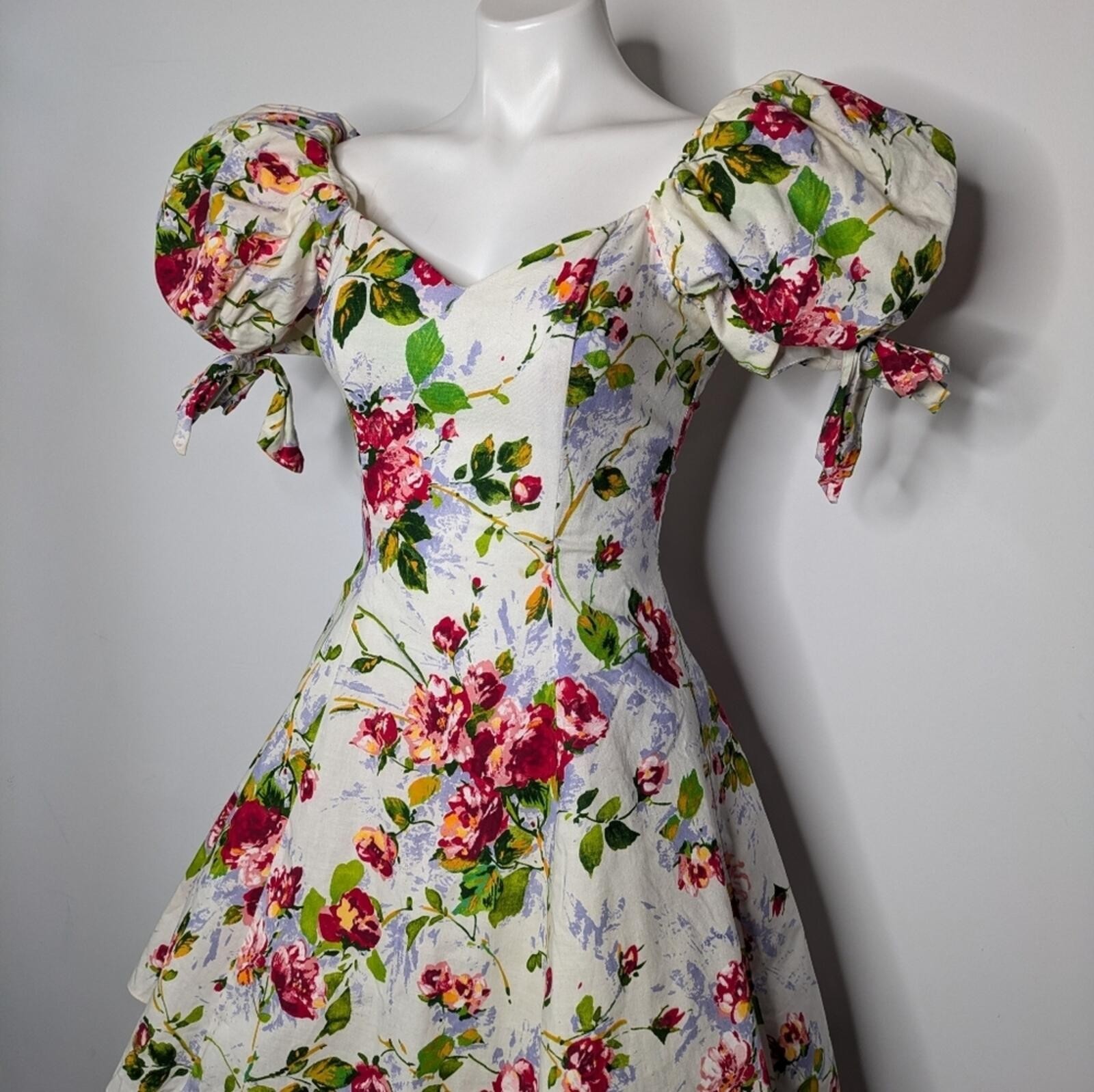 Vintage DBA LA White Red Blue Floral V Neck Puff Sleeve A Line Knee Length Dress