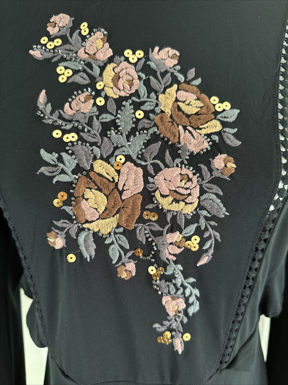 Chelsea & Violet Black Embroidered Beaded Ruffle Bell Sleeve Dress Medium EUC B9