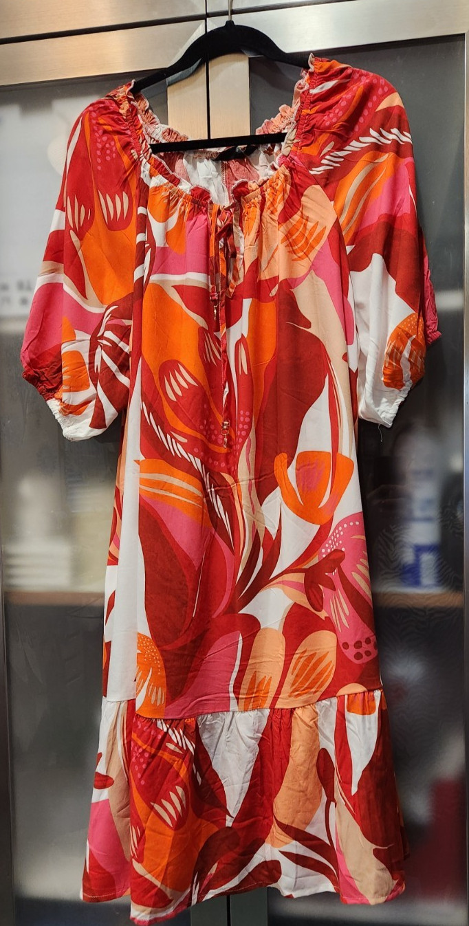Mlle Gabrielle women’s plus 2X Pull on short sleeve colorful Red / White dress