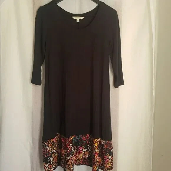 The Pioneer Woman – Black W/Floral Border – Small – 3/4 Sleeve – A-Line Dress