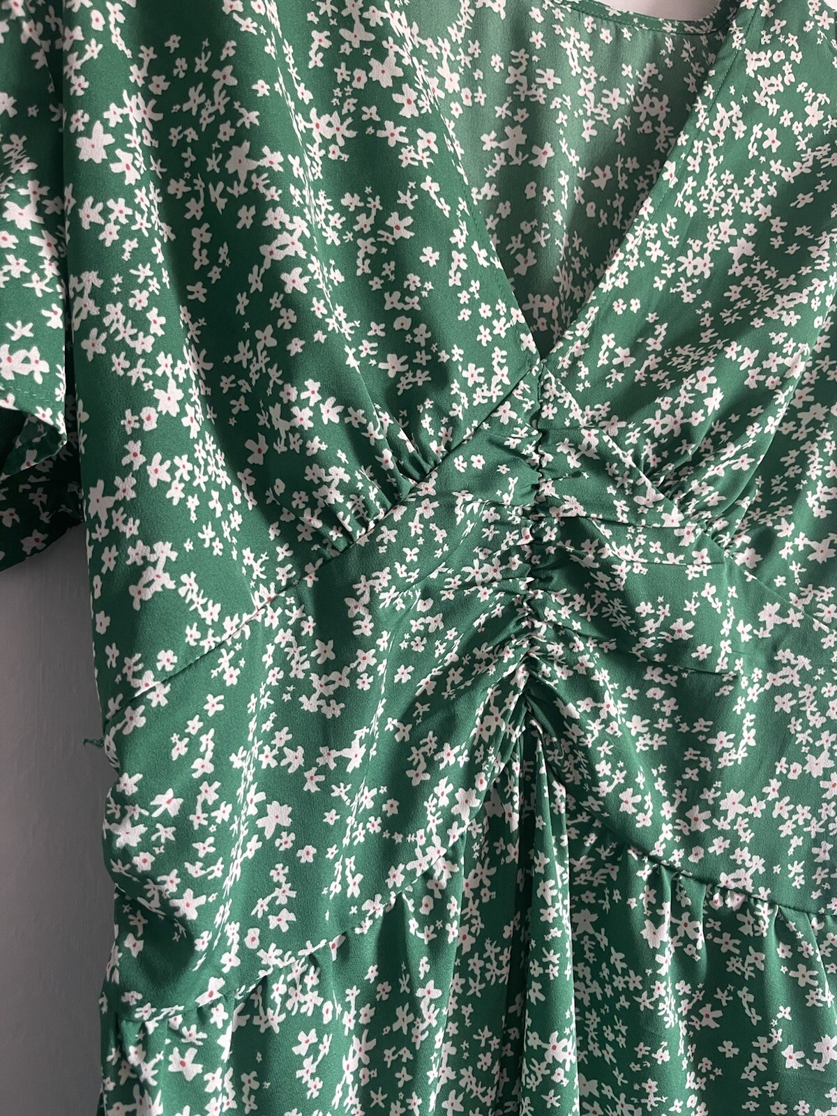Cupshe Dress Green White Floral Sz L V Neck Gathered Pullover Short Sleeve EUC