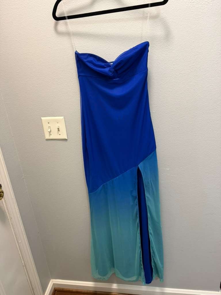 Fashion Nova Vanessa Ombre Maxi Dress – Blue/combo Size: Small