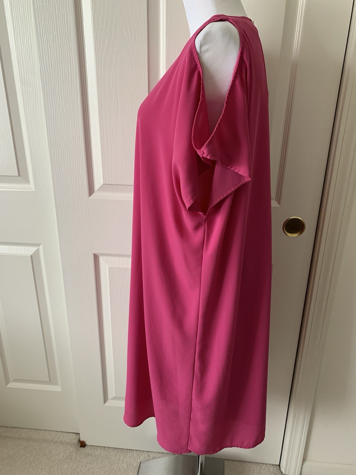 MOSSIMO BEAUTIFUL COLD SHOULDER SHORT SLEEVE POLYESTER LINED DRESS – SIZE XL