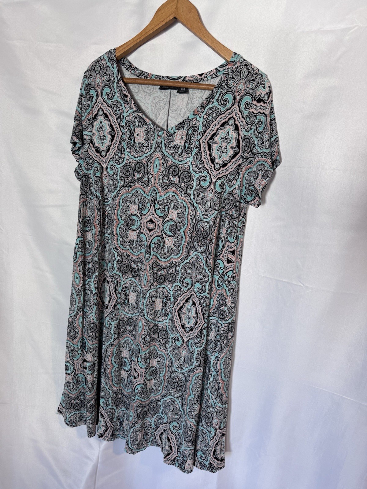 Jones & Co New York Women’s 1X Paisley Swing Dress Short Sleeve V-Neck Plus Size