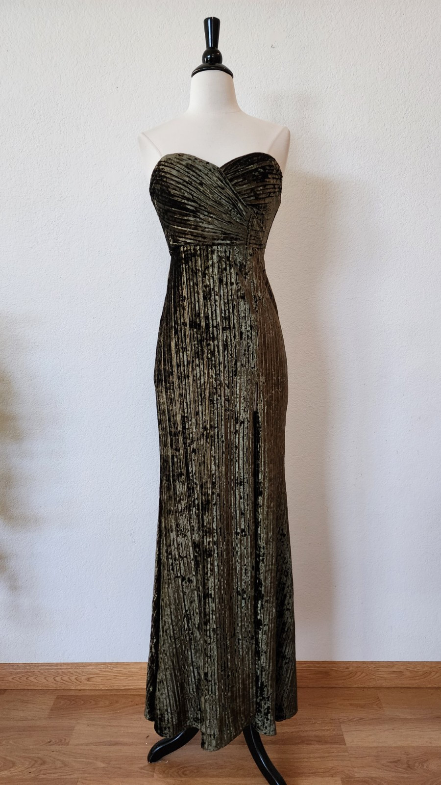 New Anthro Maxi Dress Size Large Olive Green Velvet Pleated High Slit Strapless