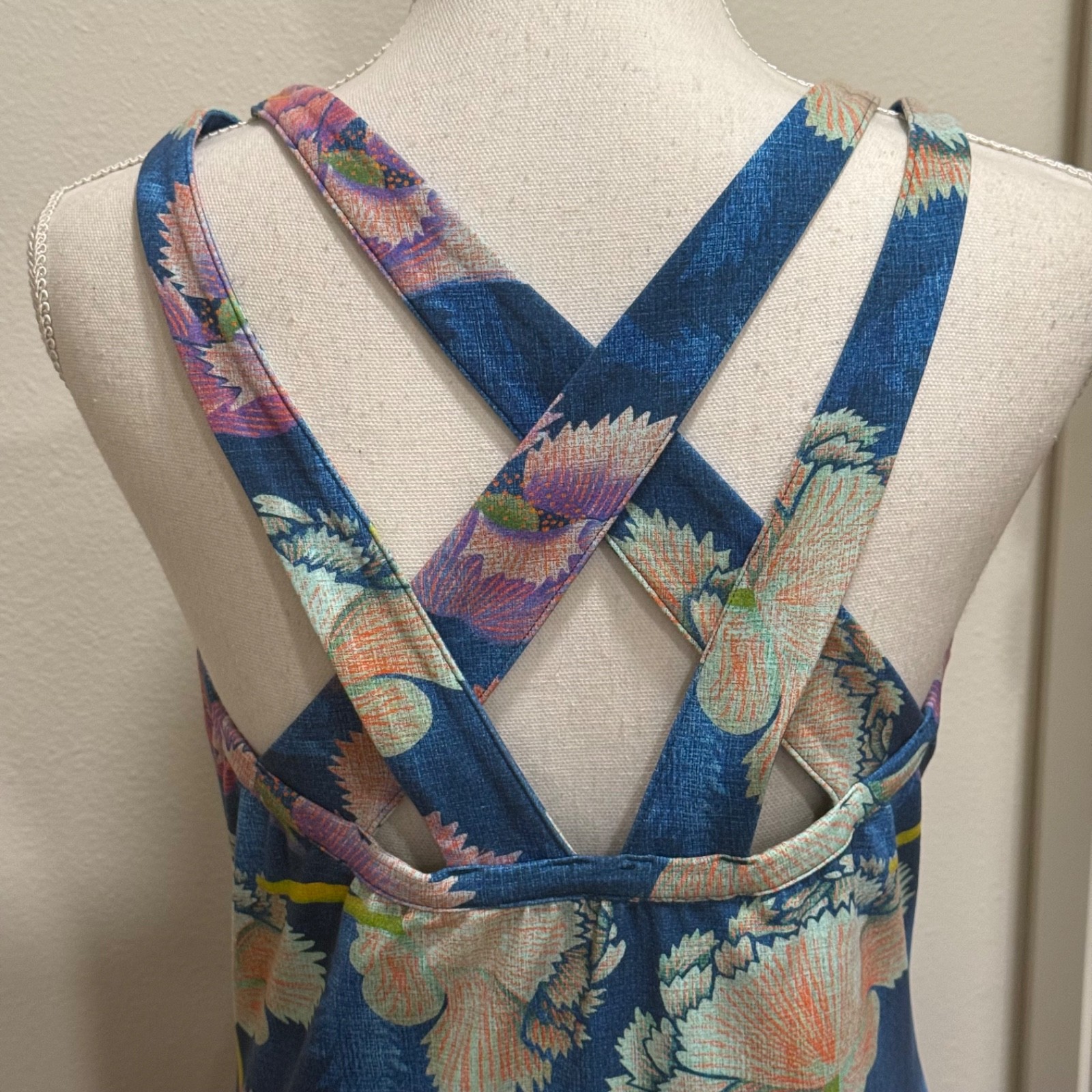 Title Nine Women’s Size Medium Dress Built In Bra Nylon Spandex Blend Floral