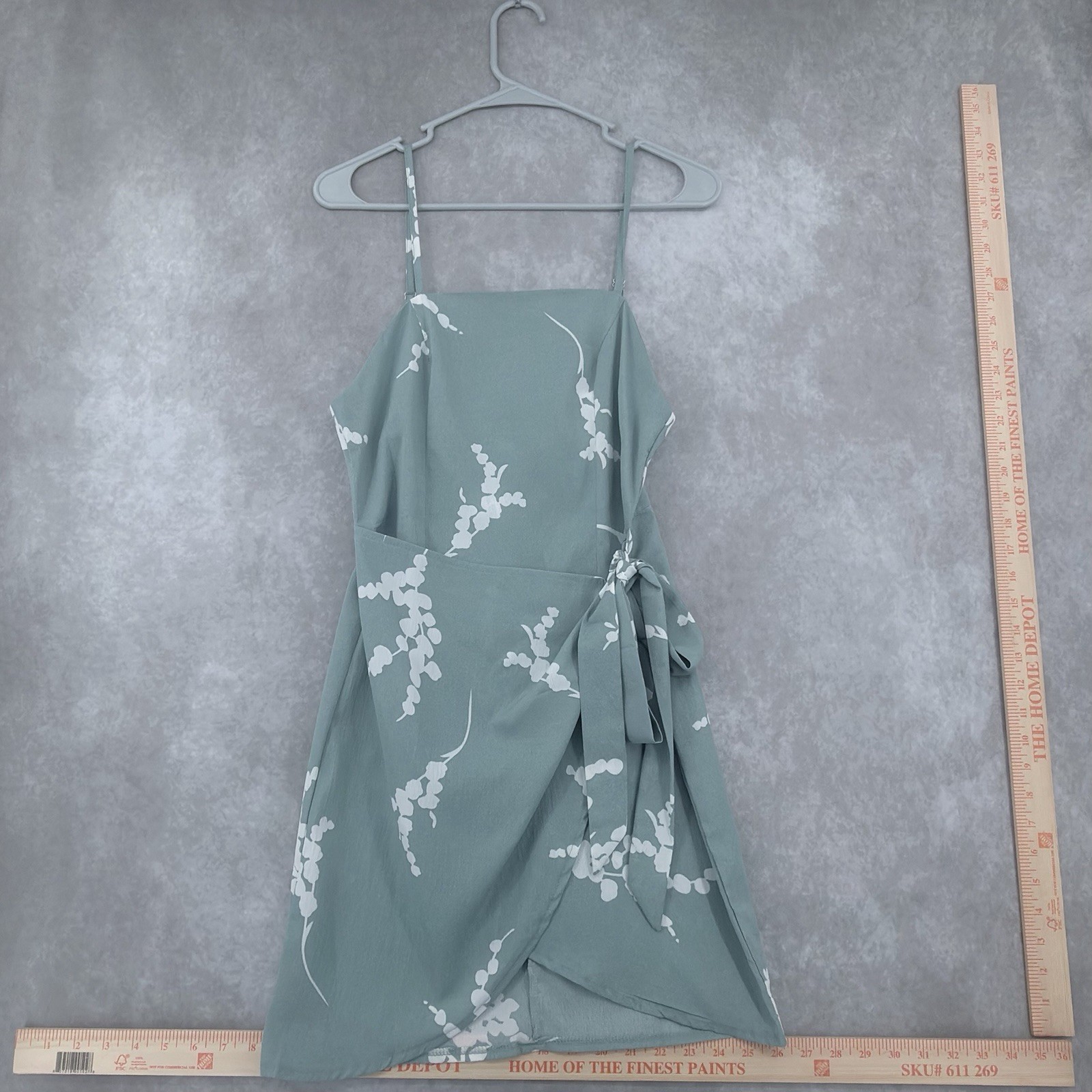 Sage Green Floral Dress Tie Waist And Zip Up Women’s M Tank