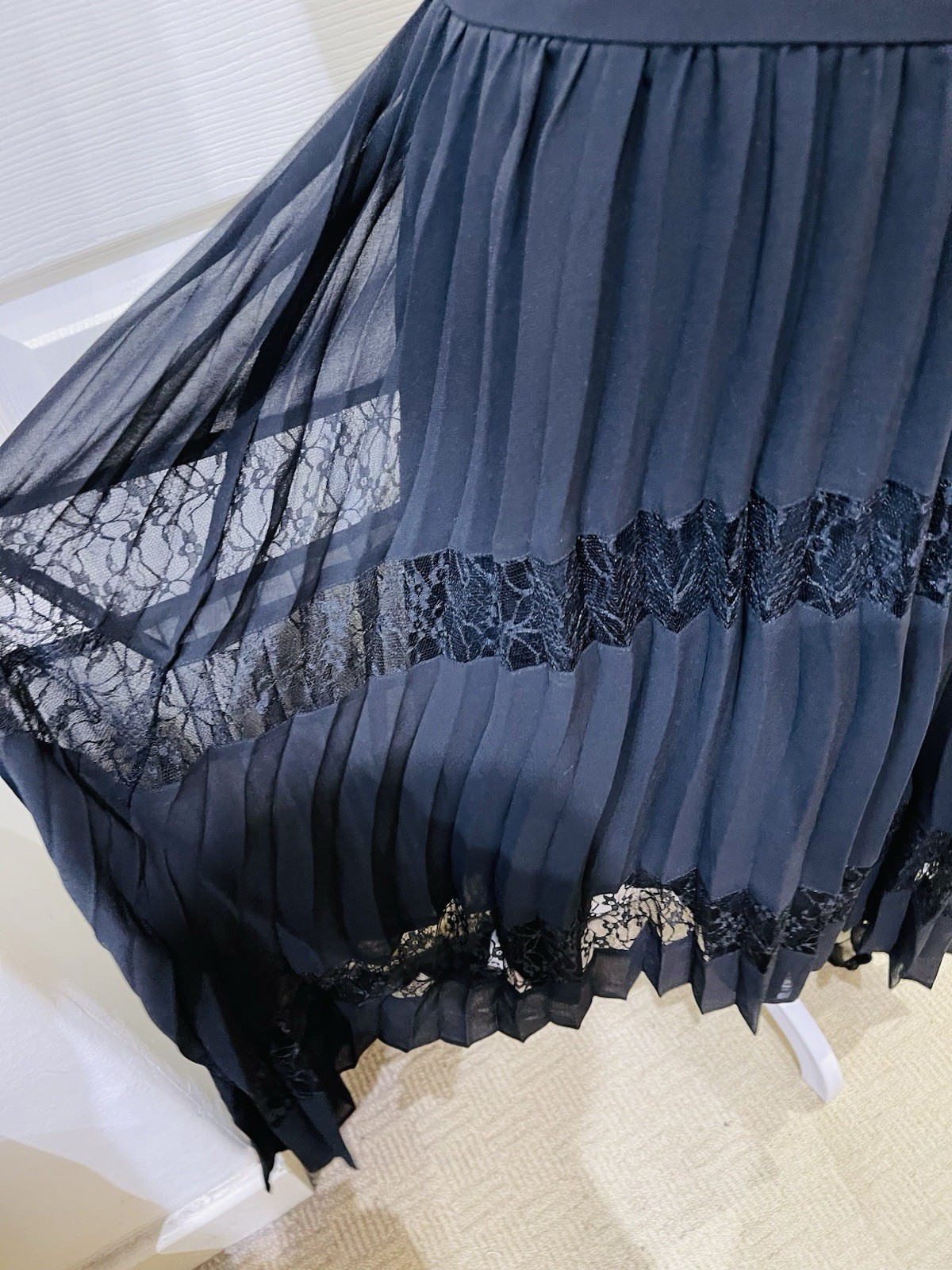 Adelyn Rae Black Lace Pleated Midi Dress Size M Sleeveless Evening Occasion