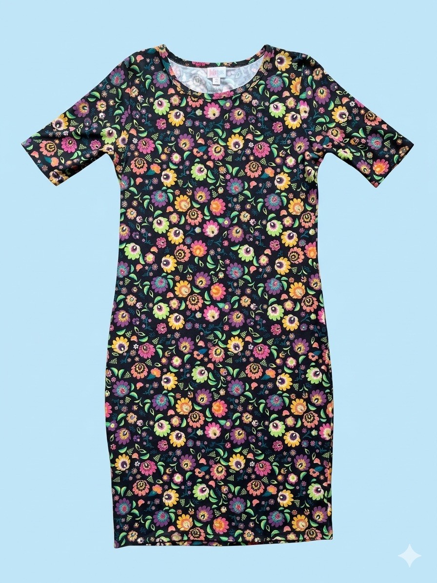 Lularoe – Julia Dress Size M. Alice in Wonderland Vibes Floral Stylish Summer