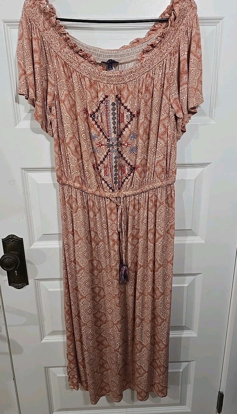 Artesia Sz Large Boho Dress With Embroidery Cinched Waste And Tassles