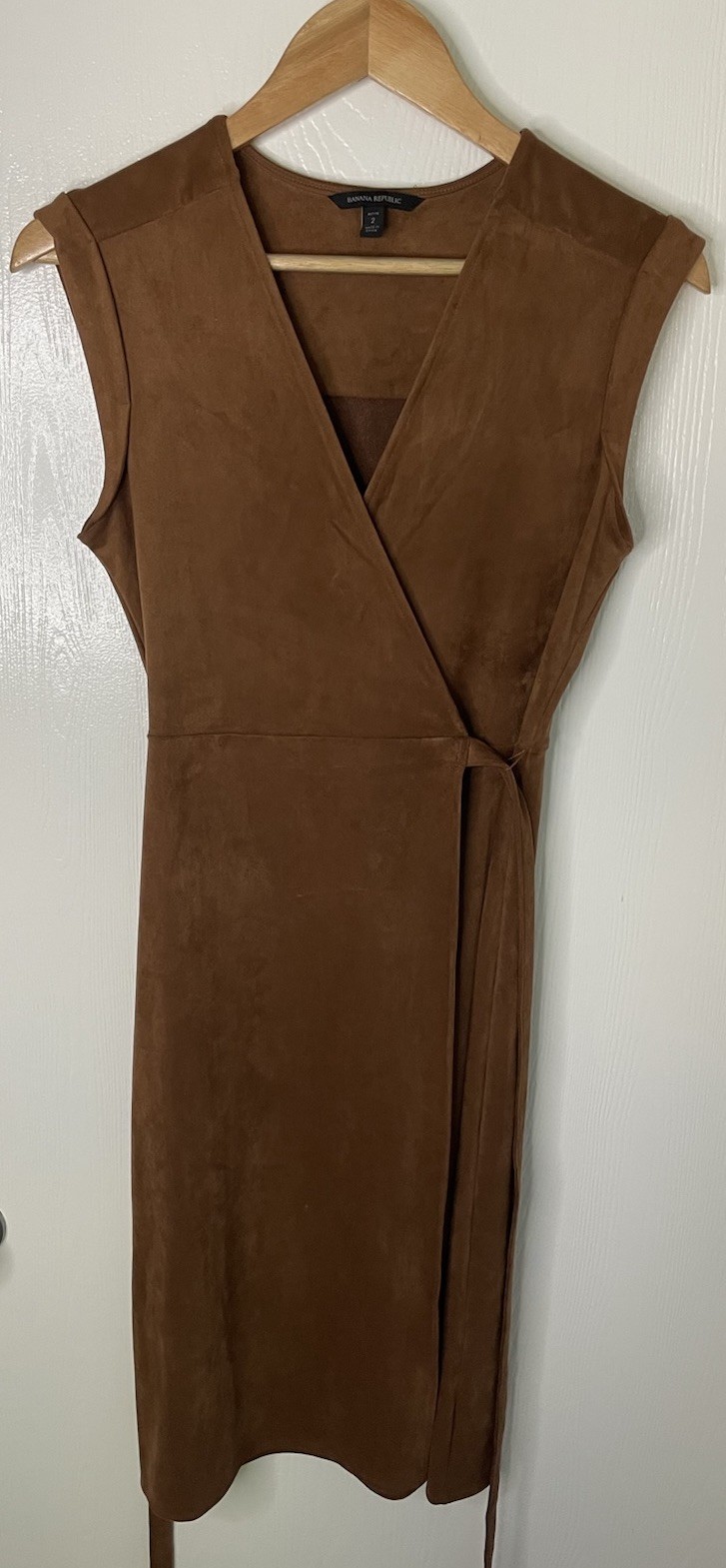 Banana Republic Faux Suede Sleeveless Knee-Length Wrap Dress Sz 2 Petite Brown