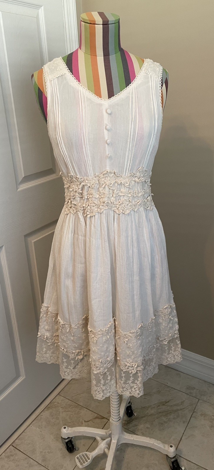 Klozlyne Medium Beige/Lace dress