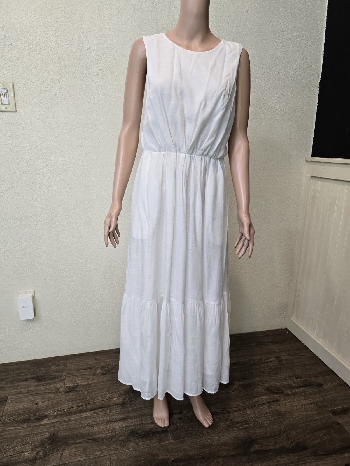 Banana Republic Open-Back Midi Dress White Snow Day sz small Whit Pockets