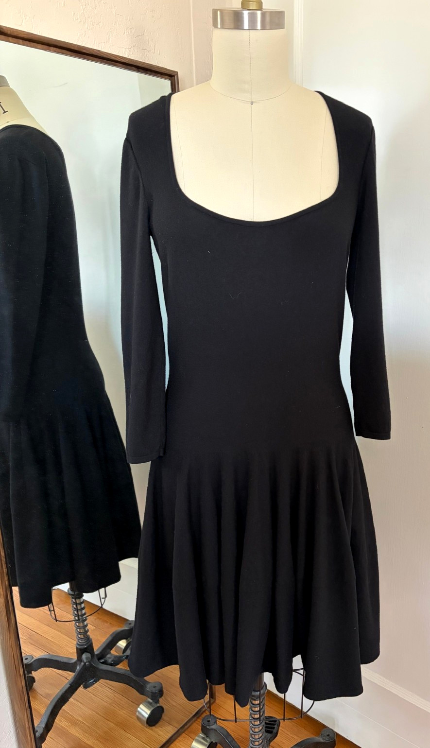 Alexander McQueen Black Fine Wool Short Fit Flare Ballet Scoop Dress Sz L Italy