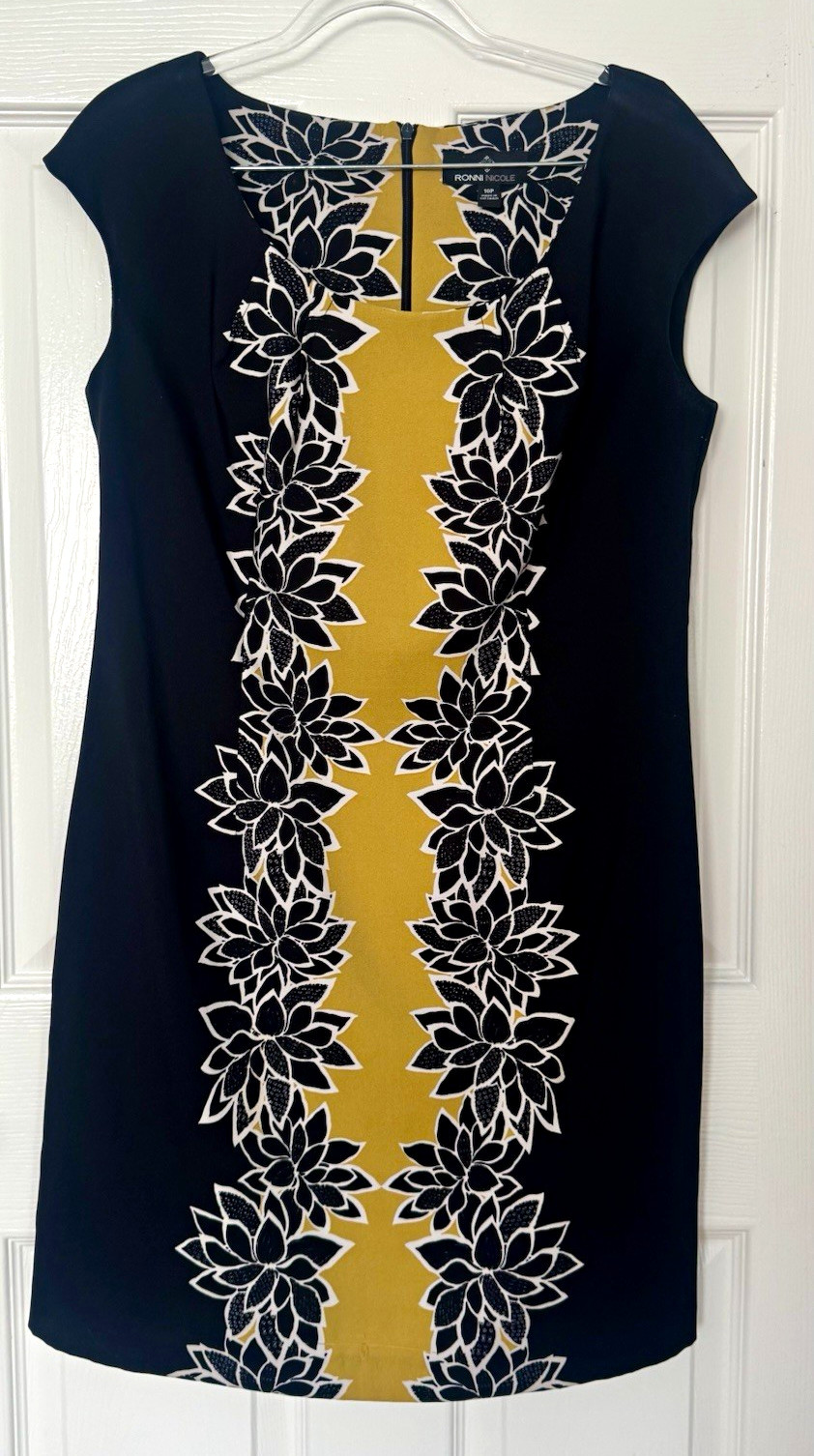 Ronni Nicole Shift Dress 10P Petite Scoop Neck Cap Sleeve Floral Knee Length